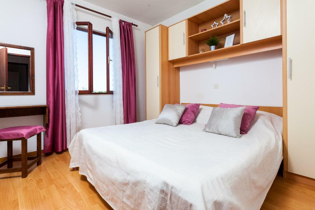 Apartments Dajna Vela Luka Eksteriør bilde